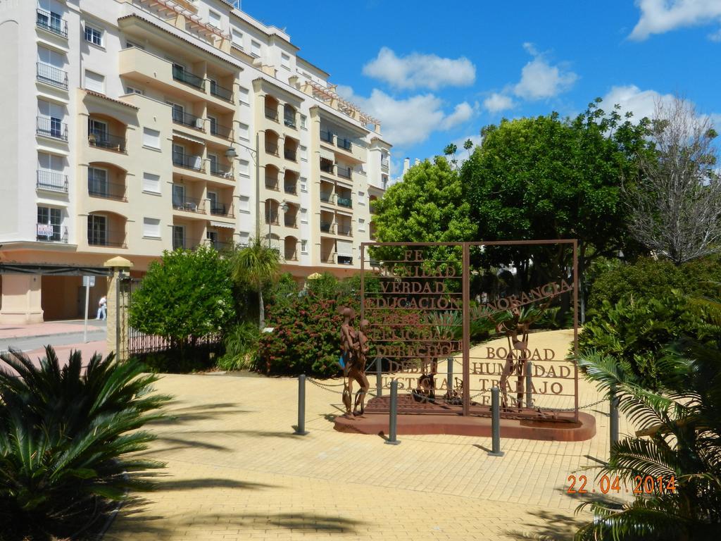 Apartment Parque Central Estepona Room photo